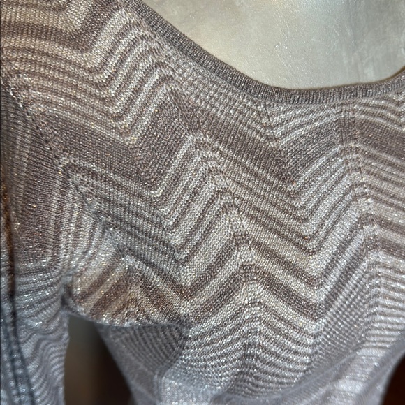 Like New Express Women’s Dress Bodycon Lightweight knit Tan Cream & silver XS - Picture 4 of 14